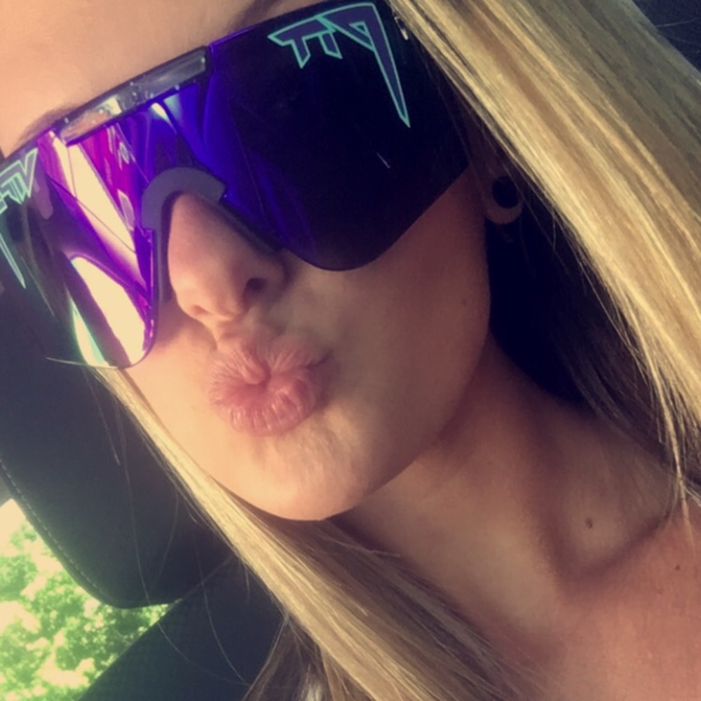 Meet your Posher, Kayla